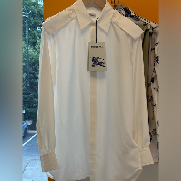 100% Silk Burberry Blouse - Picture 7 of 7